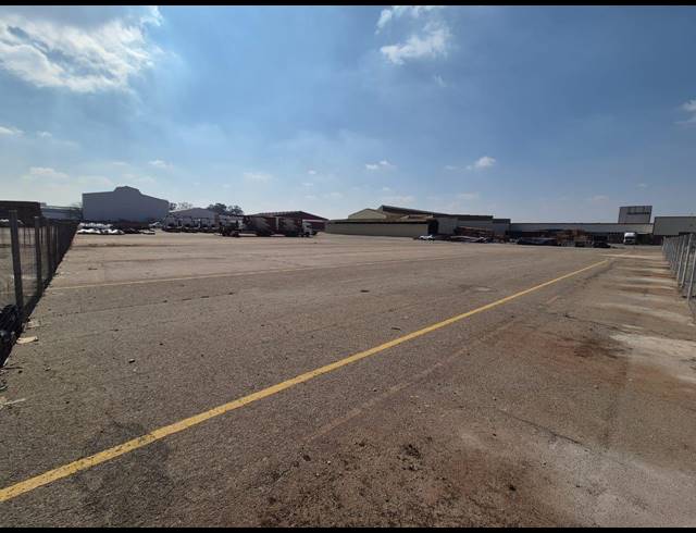 7,250M² INDUSTRIAL YARD TO LET IN ROODEKOP